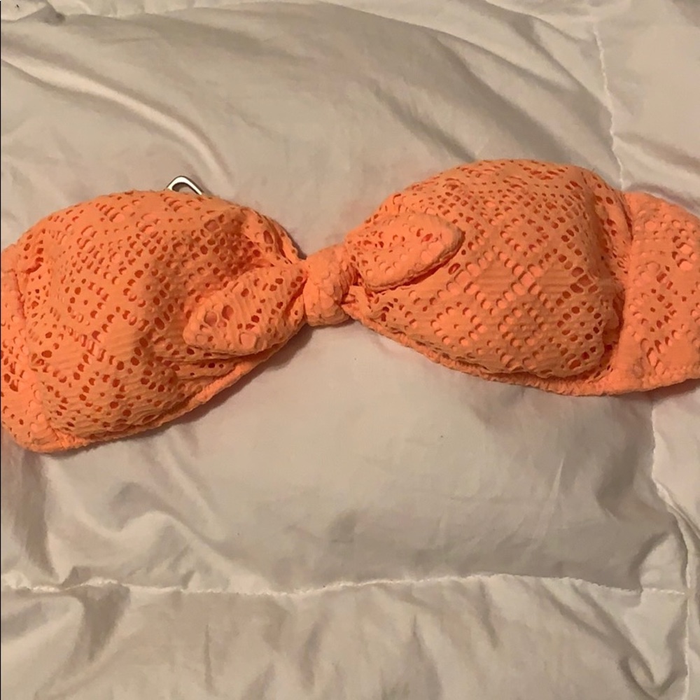 Strapless bikini top